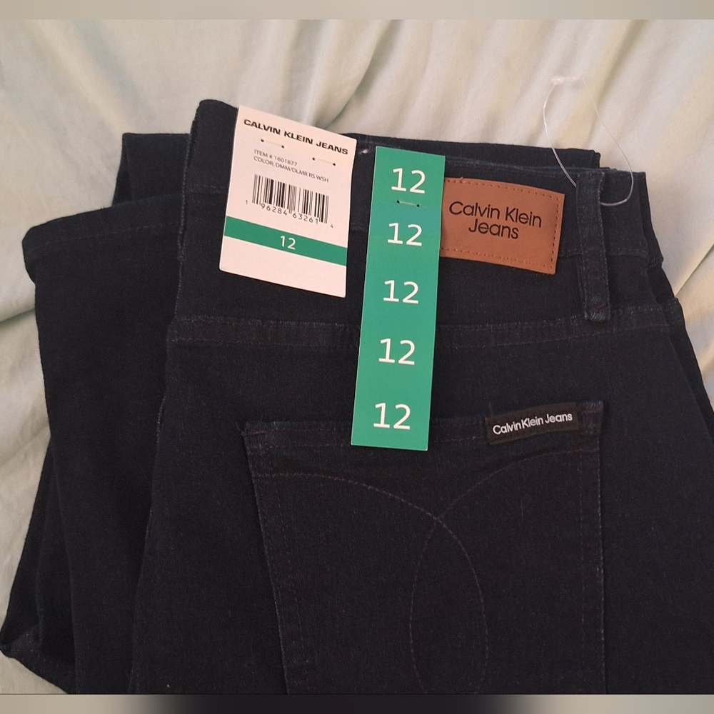 Calvin Klein Dark Jeans Classic Style - Picture 4 of 4